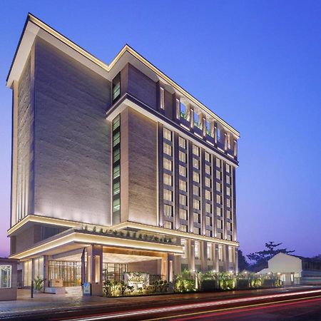 Bellevue Sarovar Premiere Junagadh Exterior foto