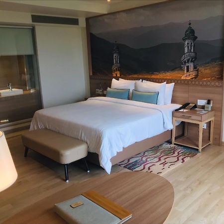 Bellevue Sarovar Premiere Junagadh Exterior foto