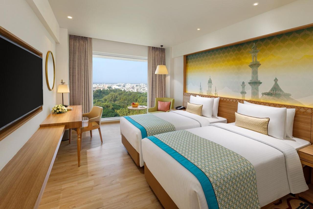 Bellevue Sarovar Premiere Junagadh Exterior foto