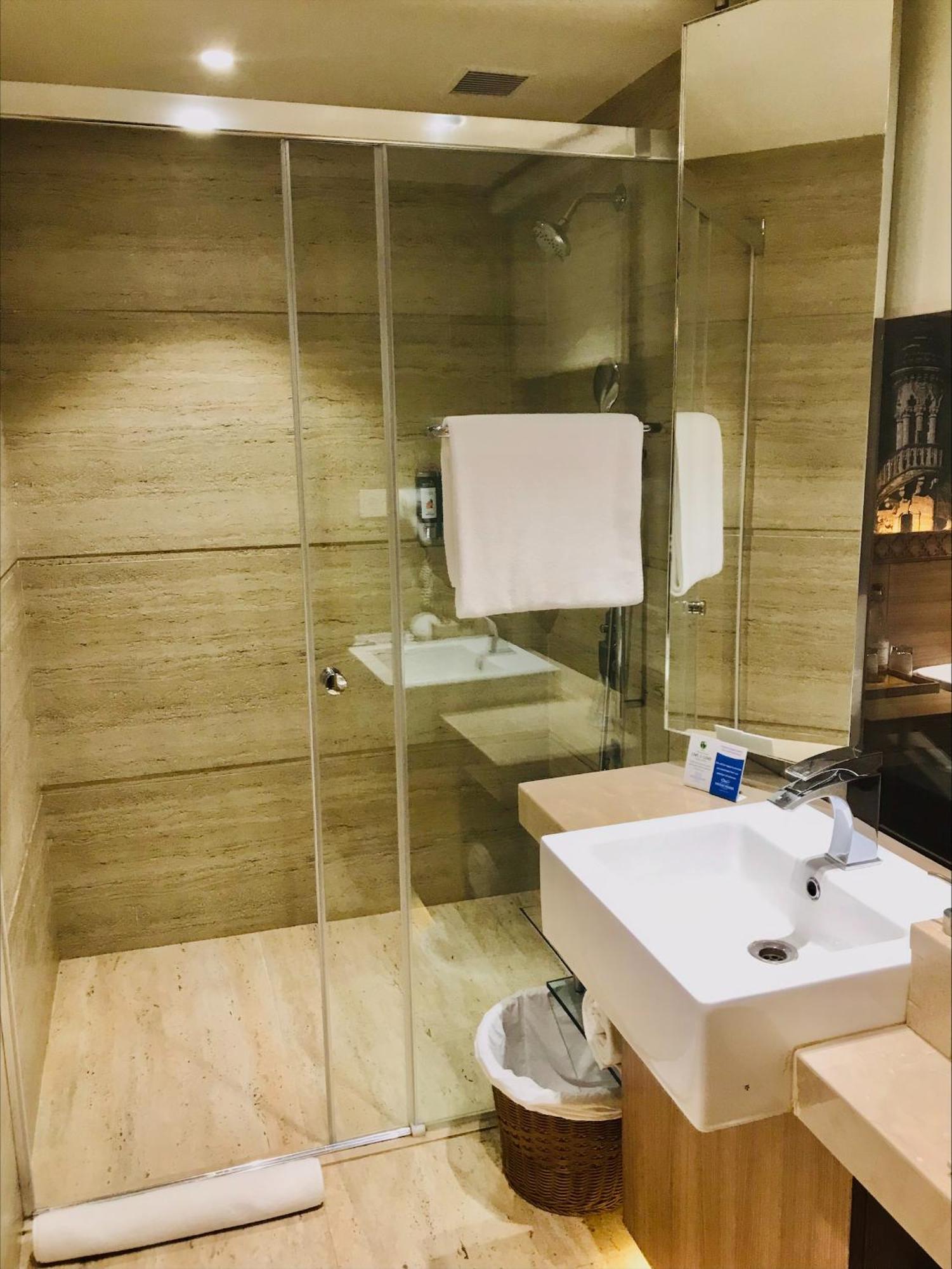 Bellevue Sarovar Premiere Junagadh Exterior foto